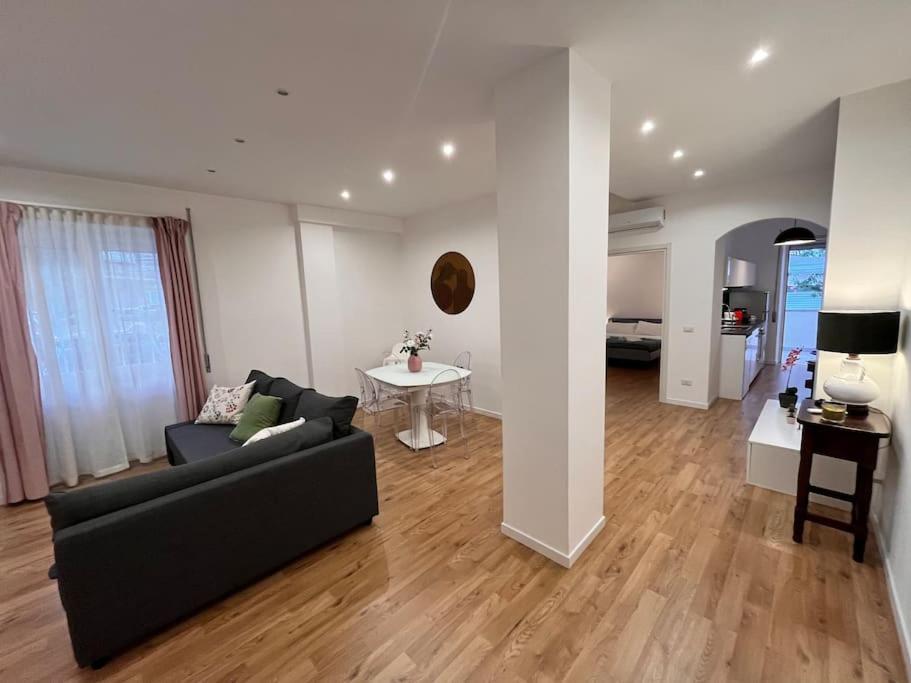 Appartamento La Casa Di Lillidu - Napoli Most Exclusive Area Esterno foto